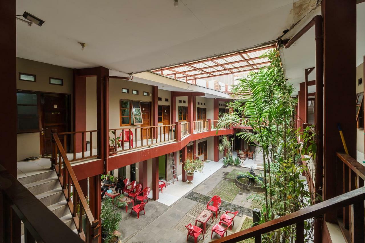 Reddoorz Syariah Near Fort Marlborough بنجكولو المظهر الخارجي الصورة