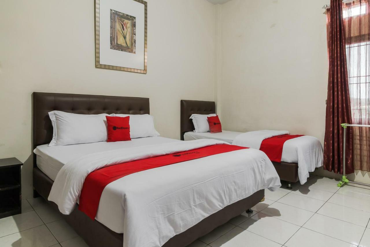 Reddoorz Syariah Near Fort Marlborough بنجكولو المظهر الخارجي الصورة