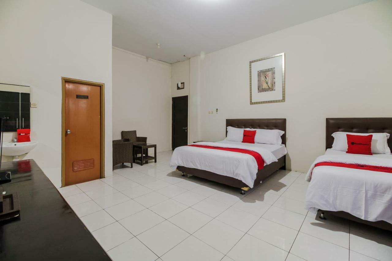 Reddoorz Syariah Near Fort Marlborough بنجكولو المظهر الخارجي الصورة