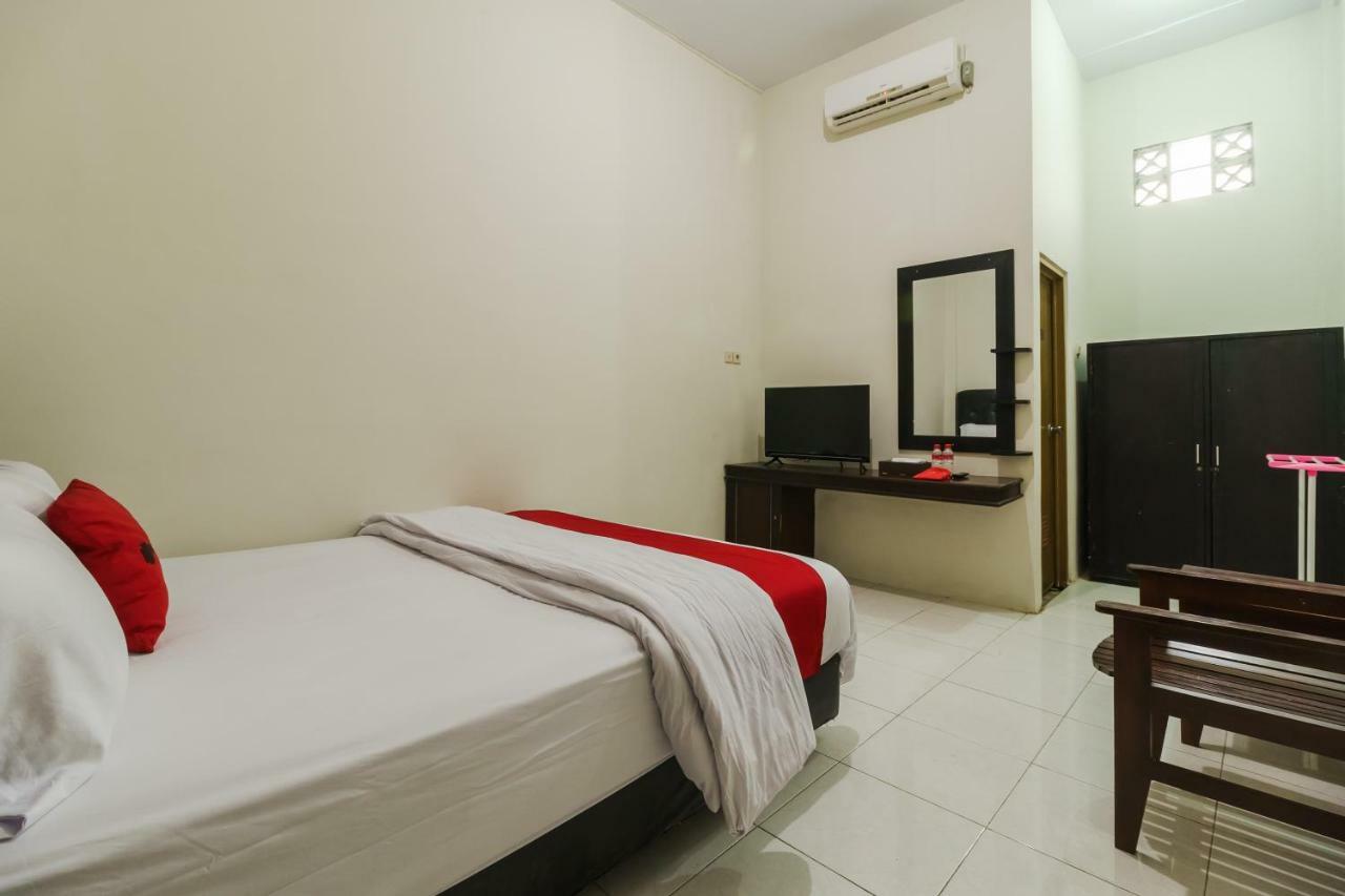 Reddoorz Syariah Near Fort Marlborough بنجكولو المظهر الخارجي الصورة