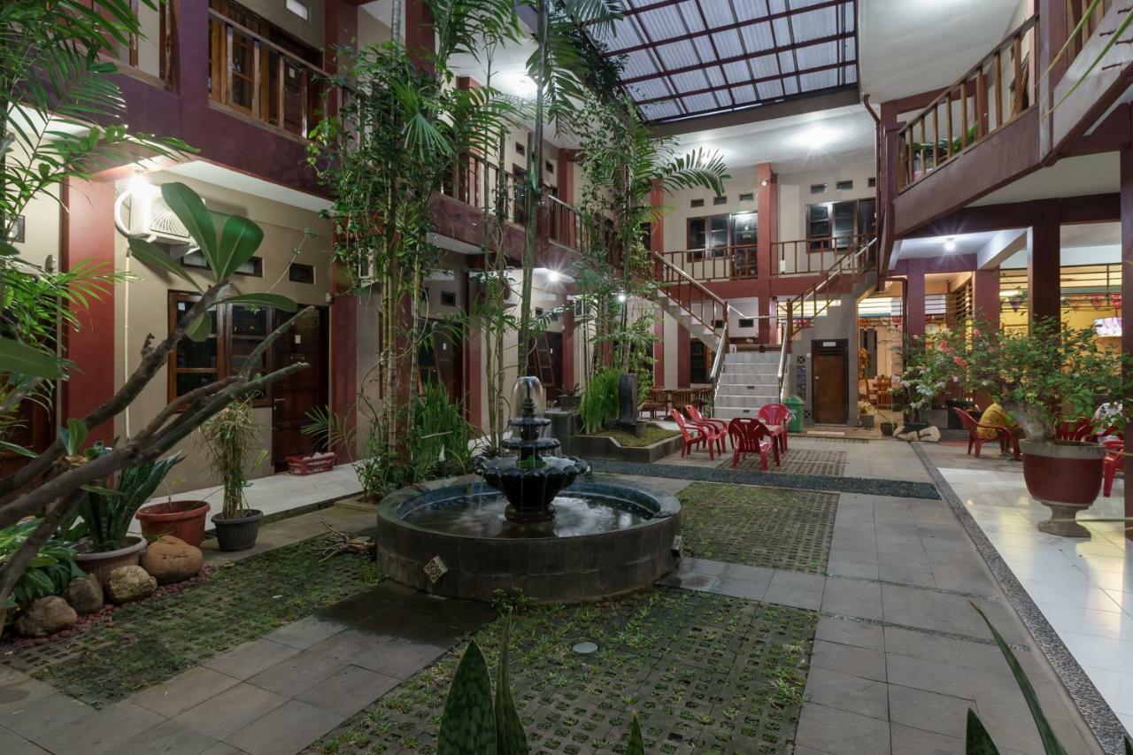 فندق بنجكولوفي  Reddoorz Syariah Near Fort Marlborough المظهر الخارجي الصورة