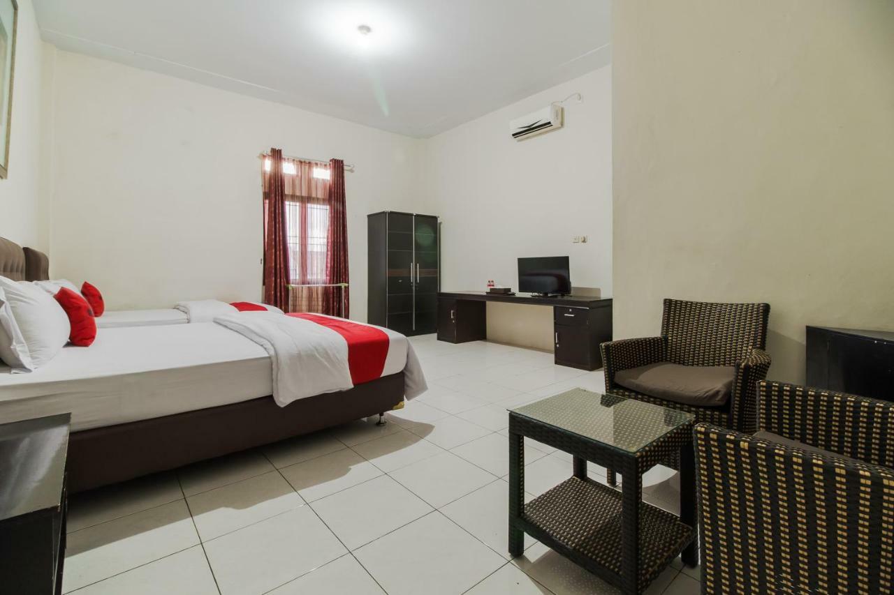 Reddoorz Syariah Near Fort Marlborough بنجكولو المظهر الخارجي الصورة