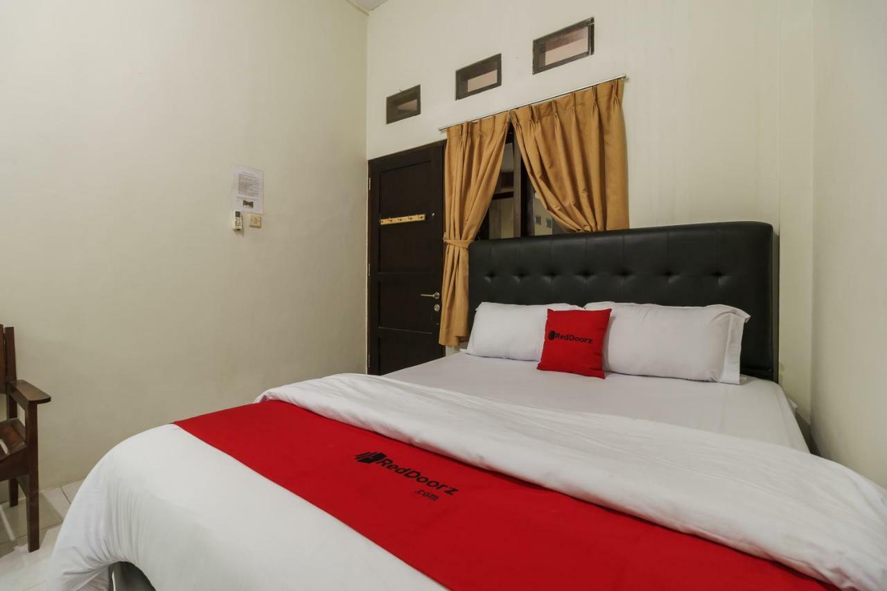 Reddoorz Syariah Near Fort Marlborough بنجكولو المظهر الخارجي الصورة