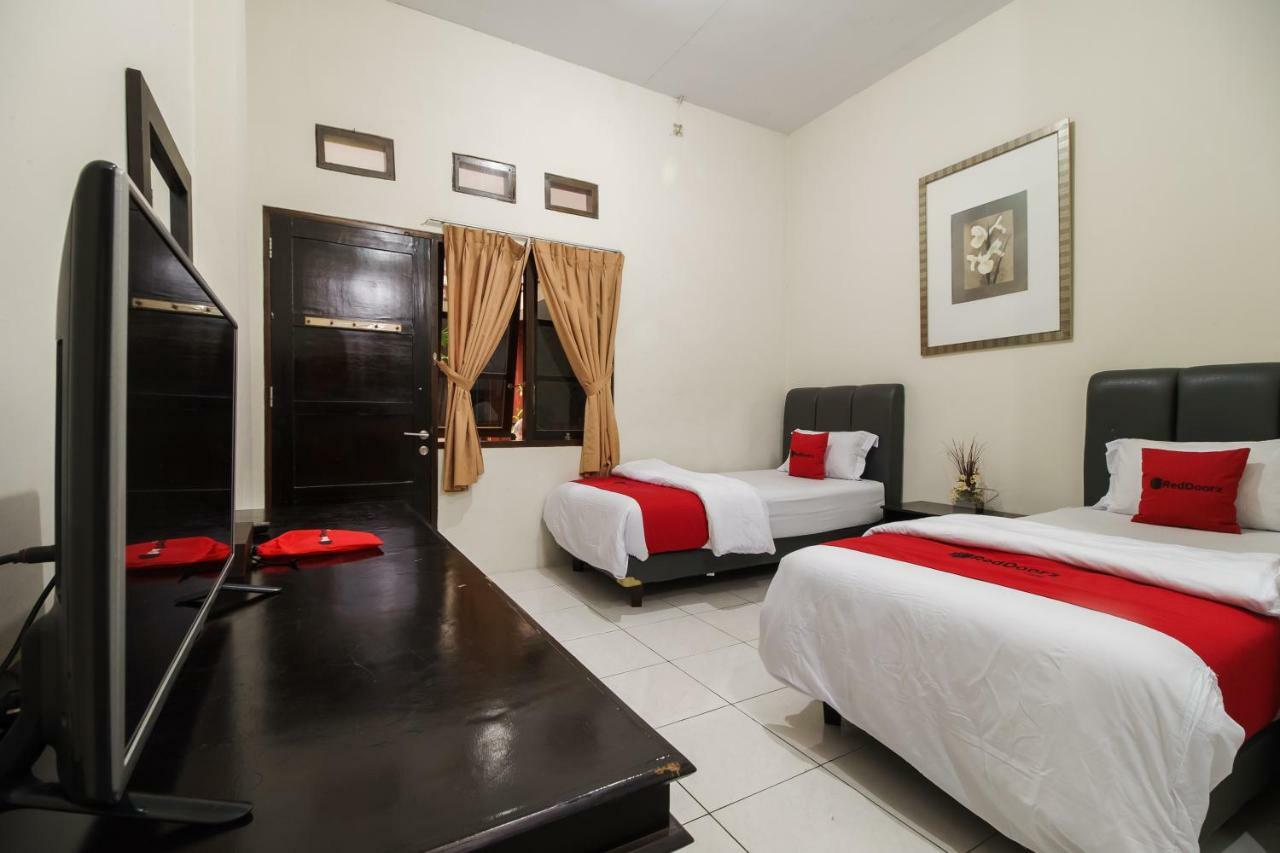 Reddoorz Syariah Near Fort Marlborough بنجكولو المظهر الخارجي الصورة